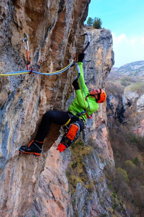 Začetek najtežjega raztežaja v smeri Prince Volant.